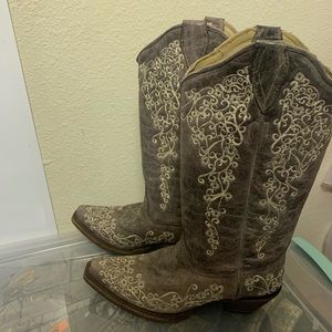 Corral boots